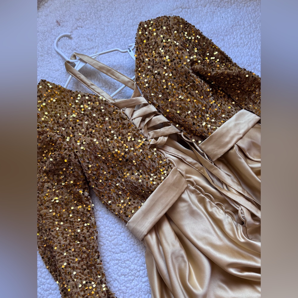 Elegant V Neck Sequin Satin Evening Gown Long Sleeve - Picture 7 of 7